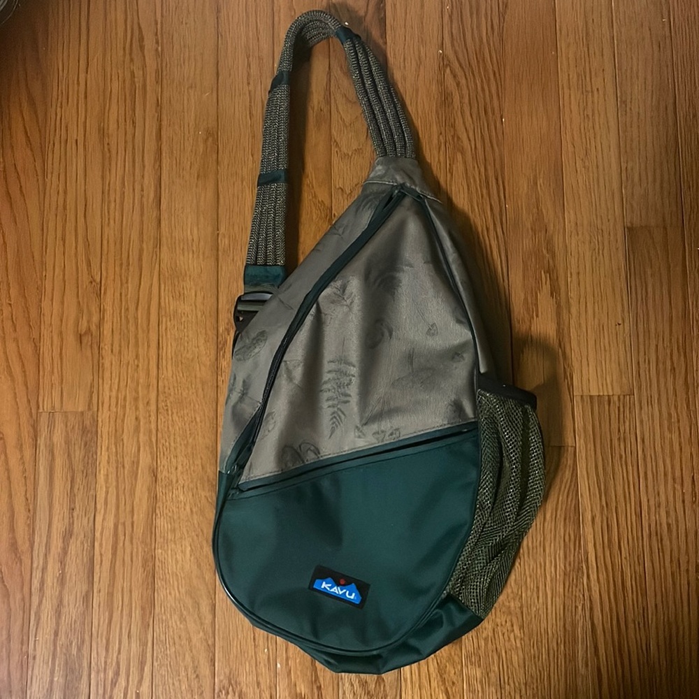 NWT Kavu Rope Sling Bag, Mushroom Hunt Print